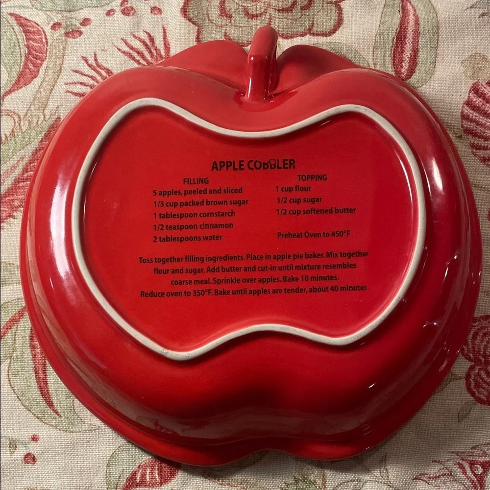 Red Apple Recipe Baking Dish with Green Leaf Accent Handle